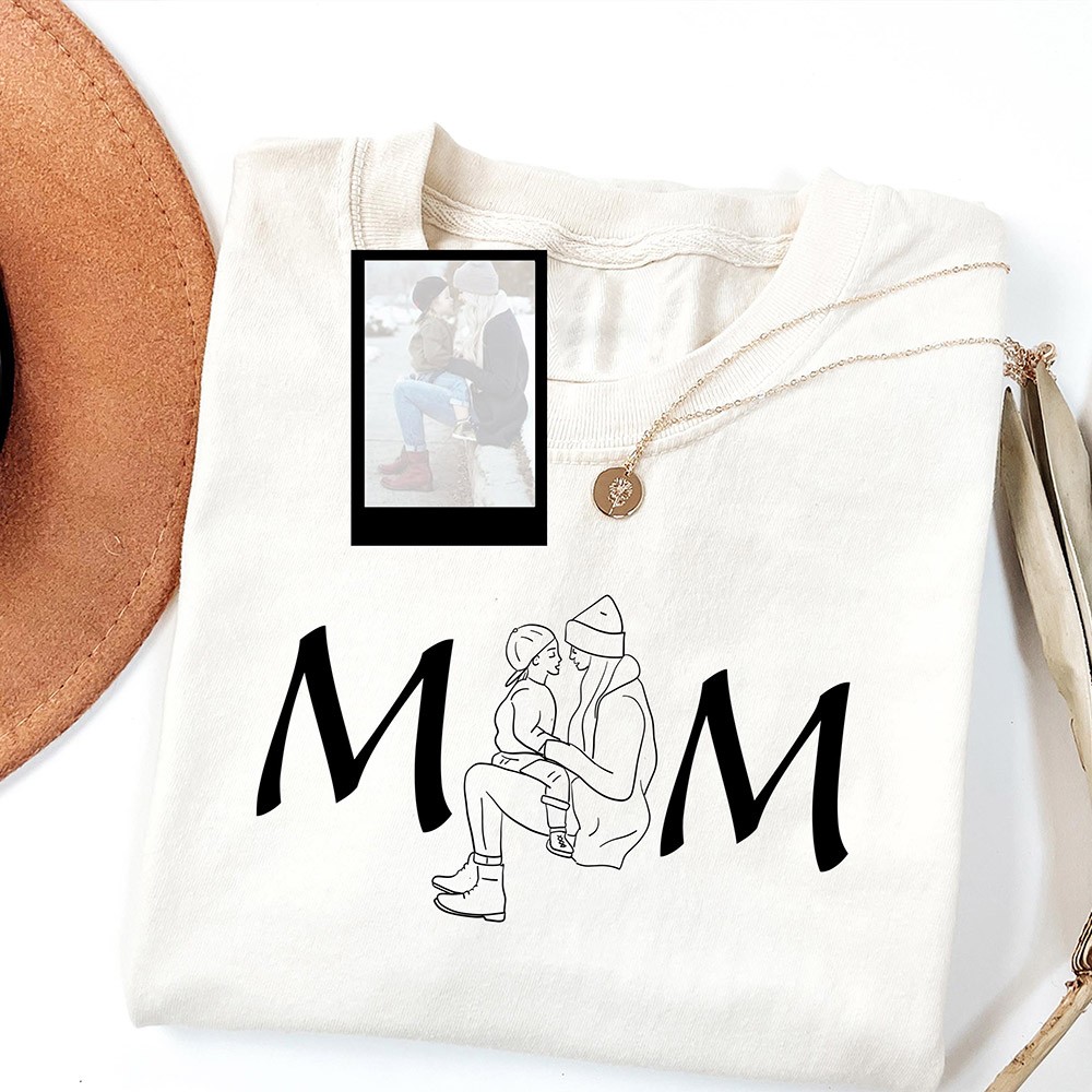 Personalized Mom Family Portrait Tee Shirt Line Art Drawing T-Shirt Mothers Day Gifts