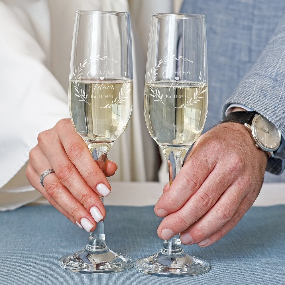 Personalized Champagne Flutes Set of 2 Engraved Wedding Toasting Glasses for Bride and Groom Wedding Decor