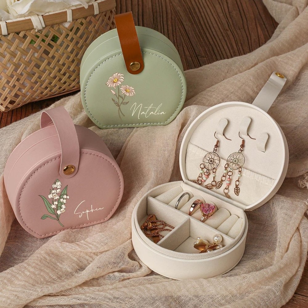 Personalized Name Jewelry Box for Bridesmaids Travel Jewelry Box Leather Jewelry Organizer Box Bridal Party Proposal Gift