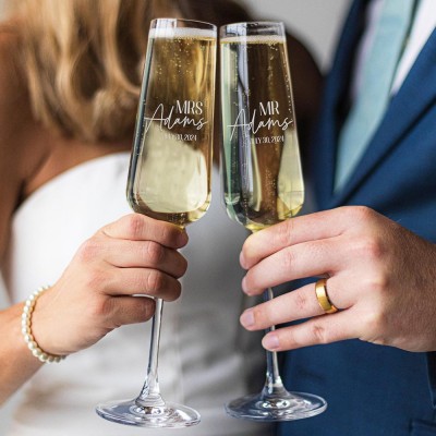 Personalized Champagne Flutes Set of 2 Engraved Wedding Toasting Glasses for Bride and Groom Wedding Decor